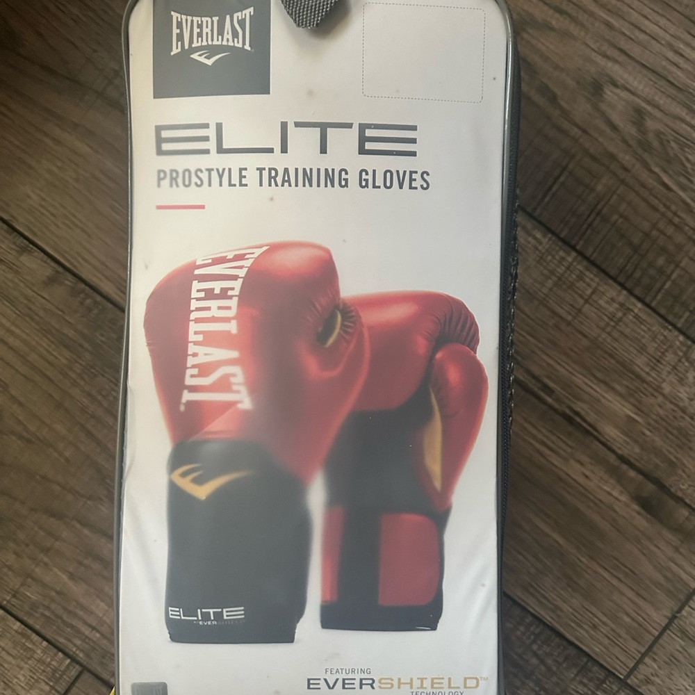 Everlast Elite ProStyle Training Gloves - Red, 14oz